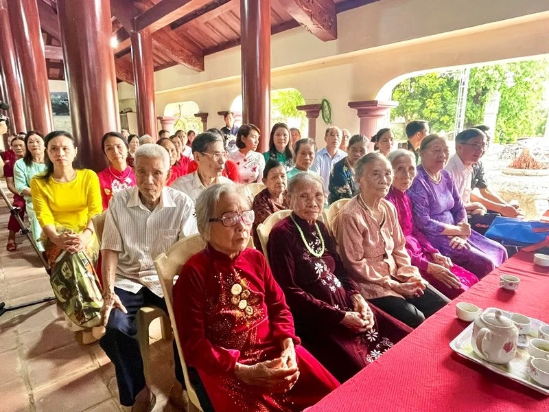 Truy tặng danh hiệu “Bà mẹ Việt Nam Anh hùng” cho mẹ Đỗ Thị Niêm ở xã Hà Trung