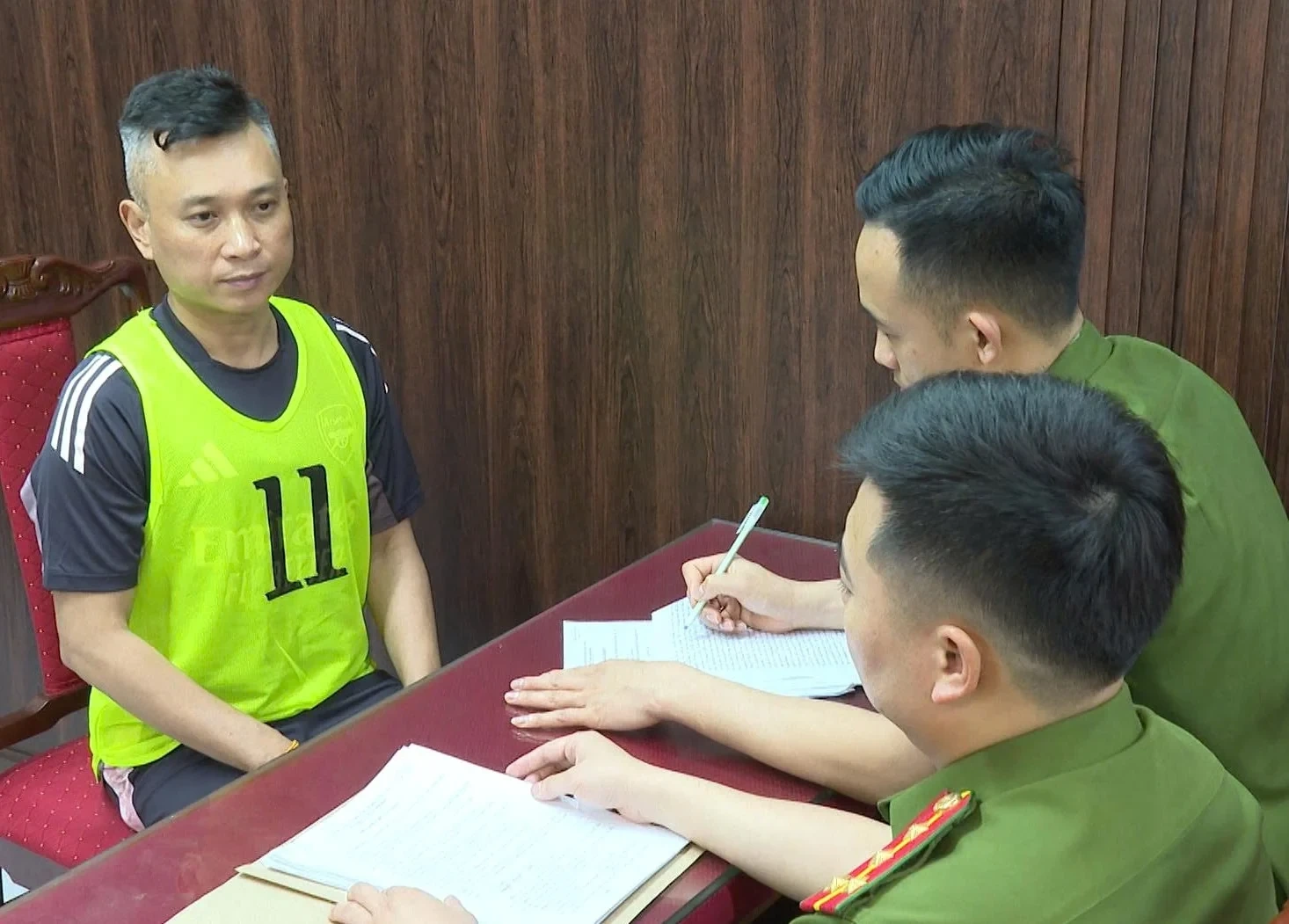 Triệt phá “trường gà quốc tế Viêng Xay”, khởi tố 196 bị can