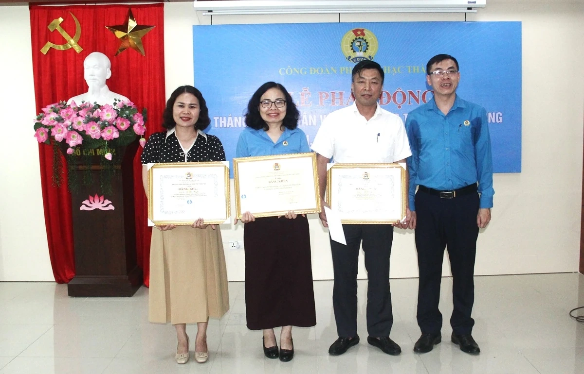 Phường Hạc Thành phát động Tháng công nhân và thi đua chào mừng 97 năm thành lập Công đoàn Việt Nam