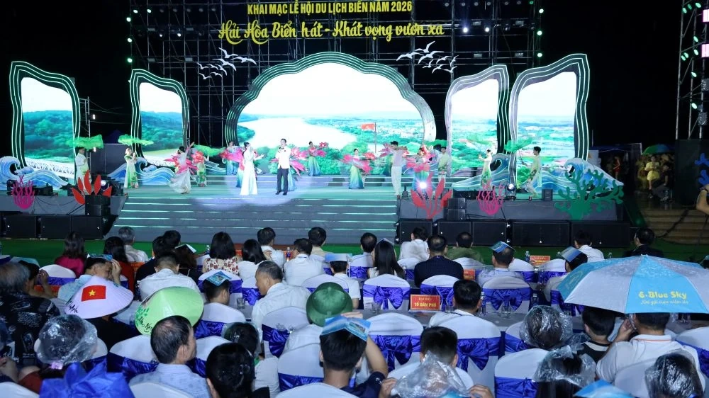 “Hải Hòa biển hát - Khát vọng vươn xa”