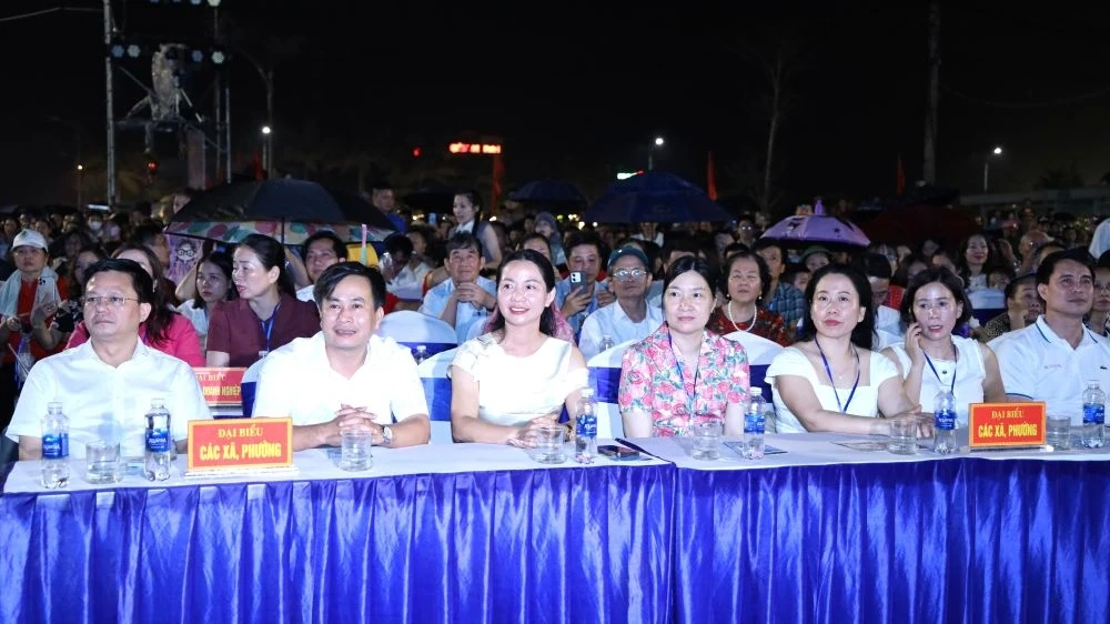 “Hải Hòa biển hát - Khát vọng vươn xa”