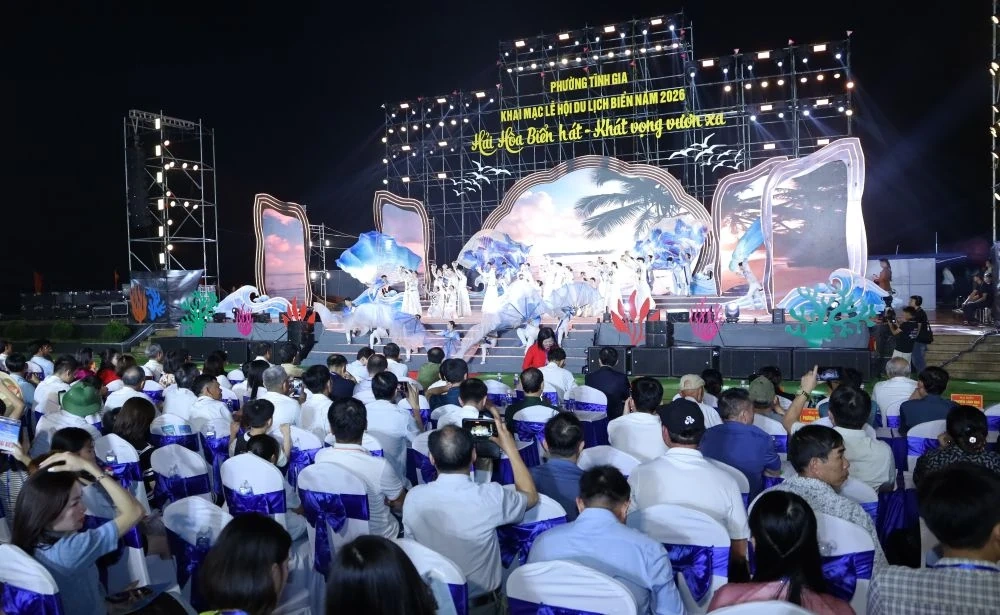 “Hải Hòa biển hát - Khát vọng vươn xa”
