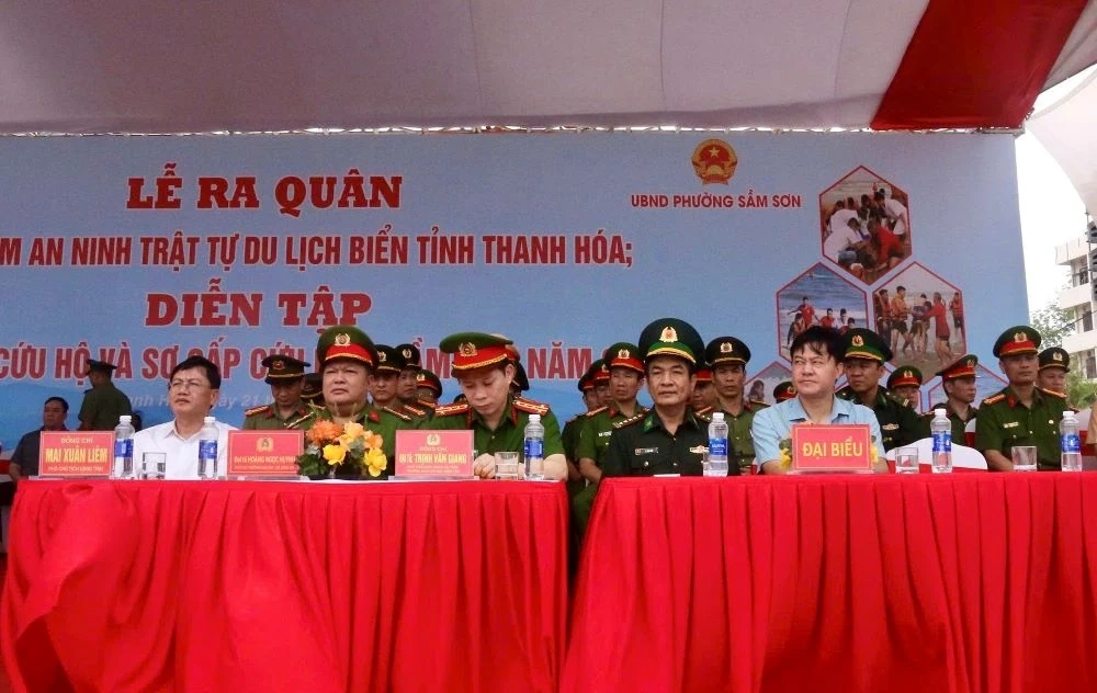 Diễn tập phương án cứu nạn, cứu hộ và sơ cấp cứu biển Sầm Sơn năm 2026