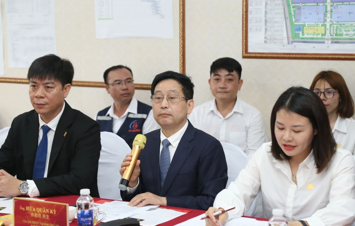 Chủ tịch UBND tỉnh Nguyễn Hoài Anh kiểm tra tiến độ thi công Dự án Thung lũng Gốm sứ Asean Việt Nam