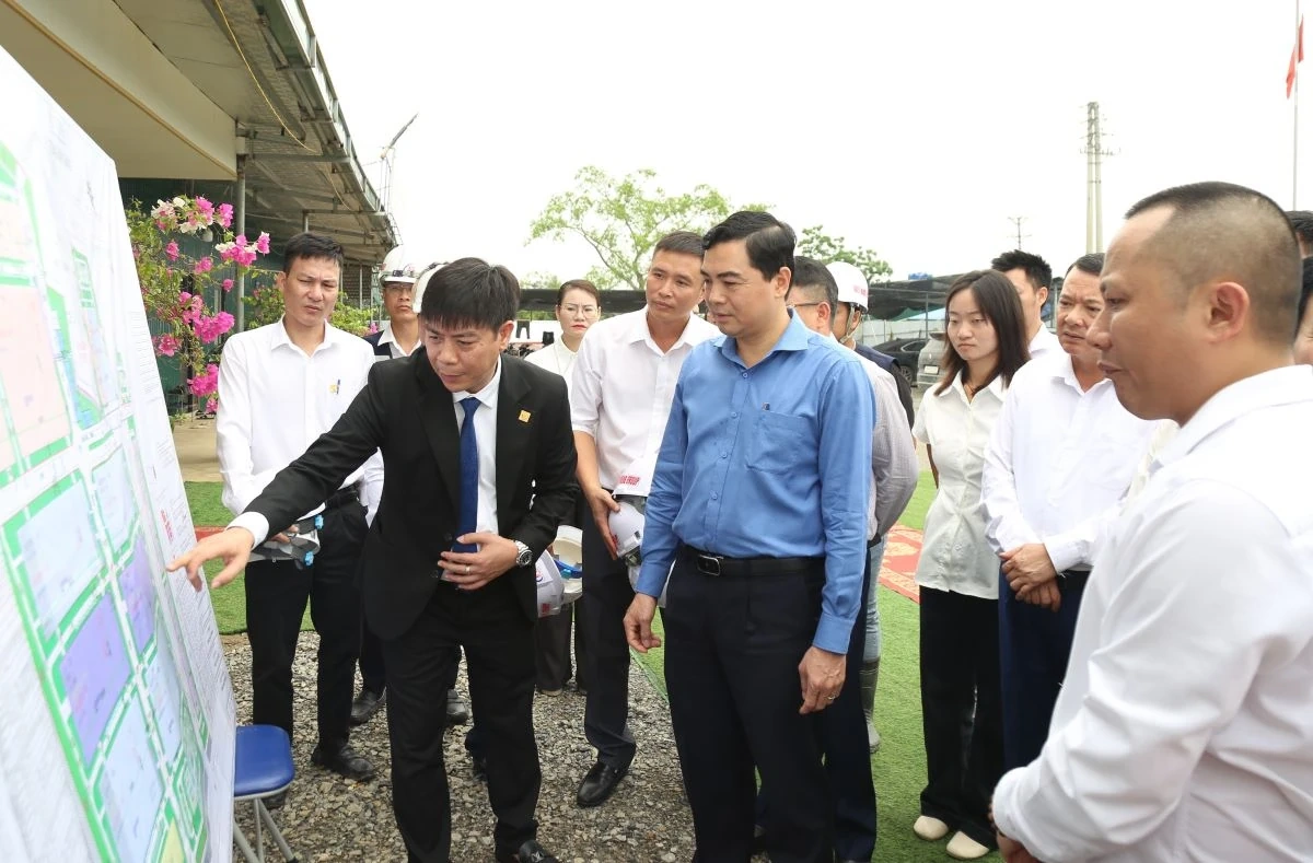 Chủ tịch UBND tỉnh Nguyễn Hoài Anh kiểm tra tiến độ thi công Dự án Thung lũng Gốm sứ Asean Việt Nam