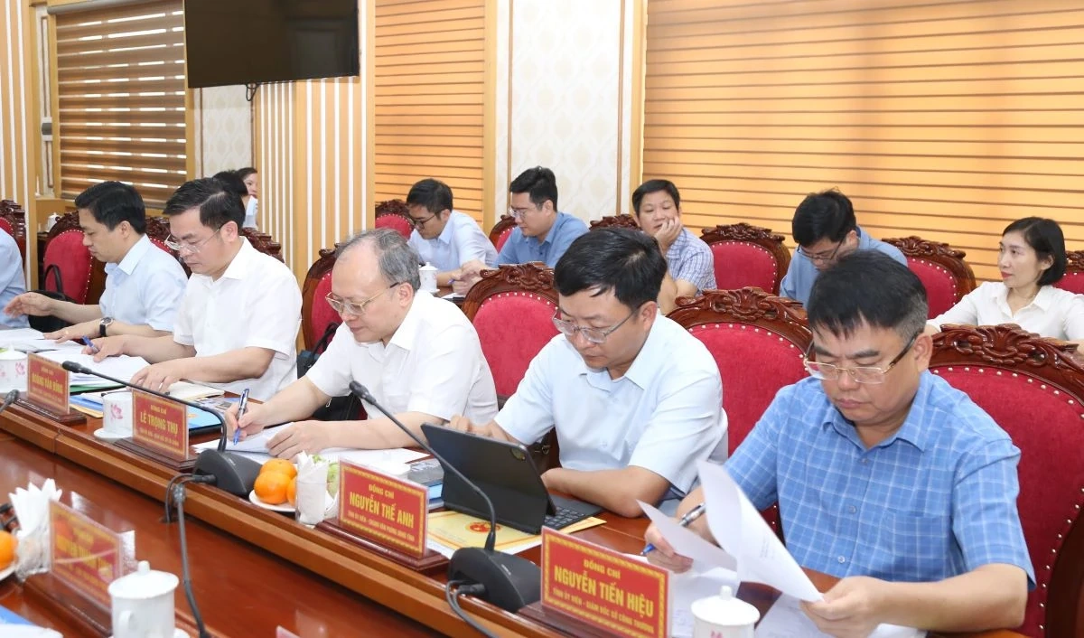 Chủ tịch UBND tỉnh Nguyễn Hoài Anh kiểm tra tiến độ một số dự án đầu tư và làm việc với các xã, phường thuộc thị xã Bỉm Sơn và huyện Hà Trung cũ