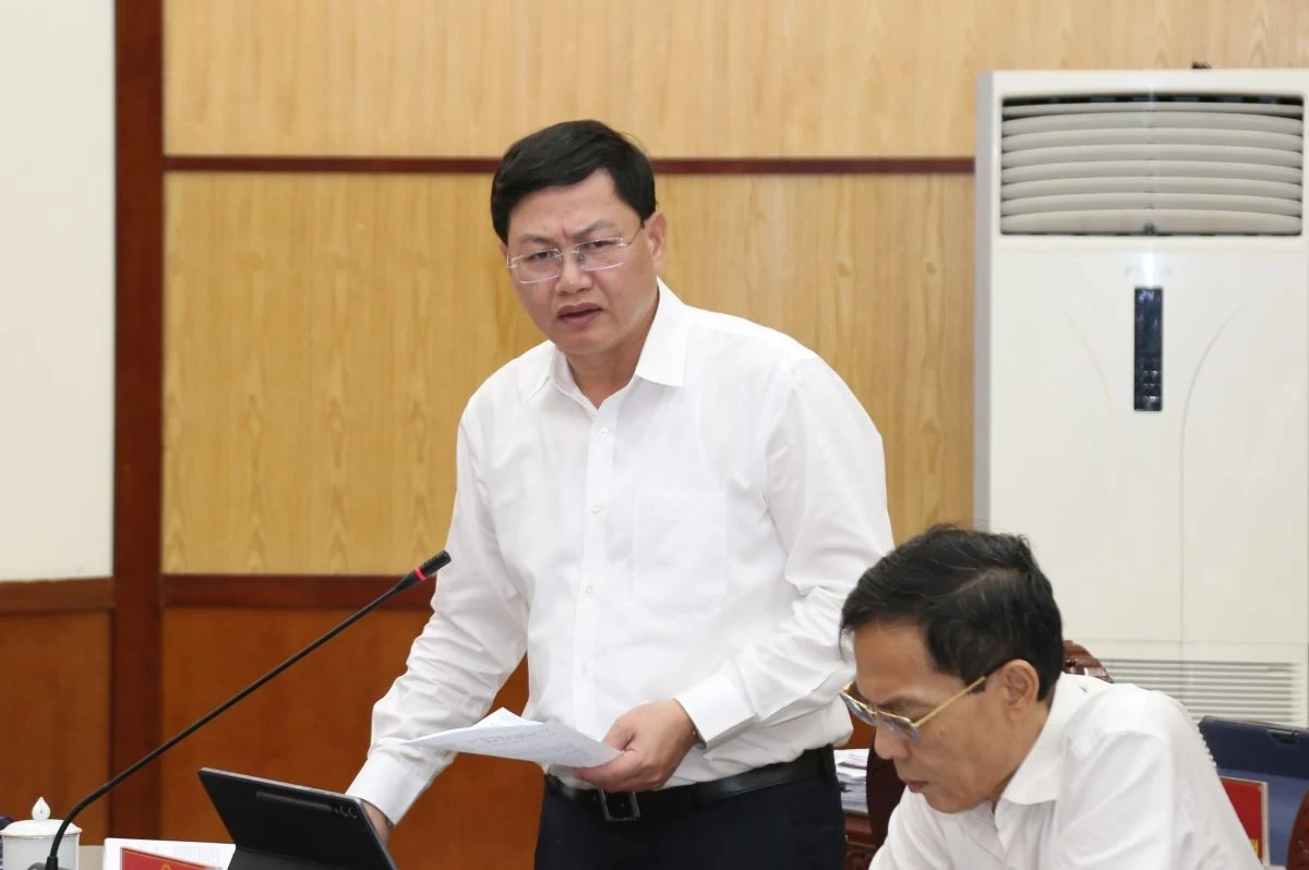 Thảo luận, đánh giá tình hình kinh tế - xã hội, quốc phòng - an ninh tháng 4, nhiệm vụ trọng tâm tháng 5/2026