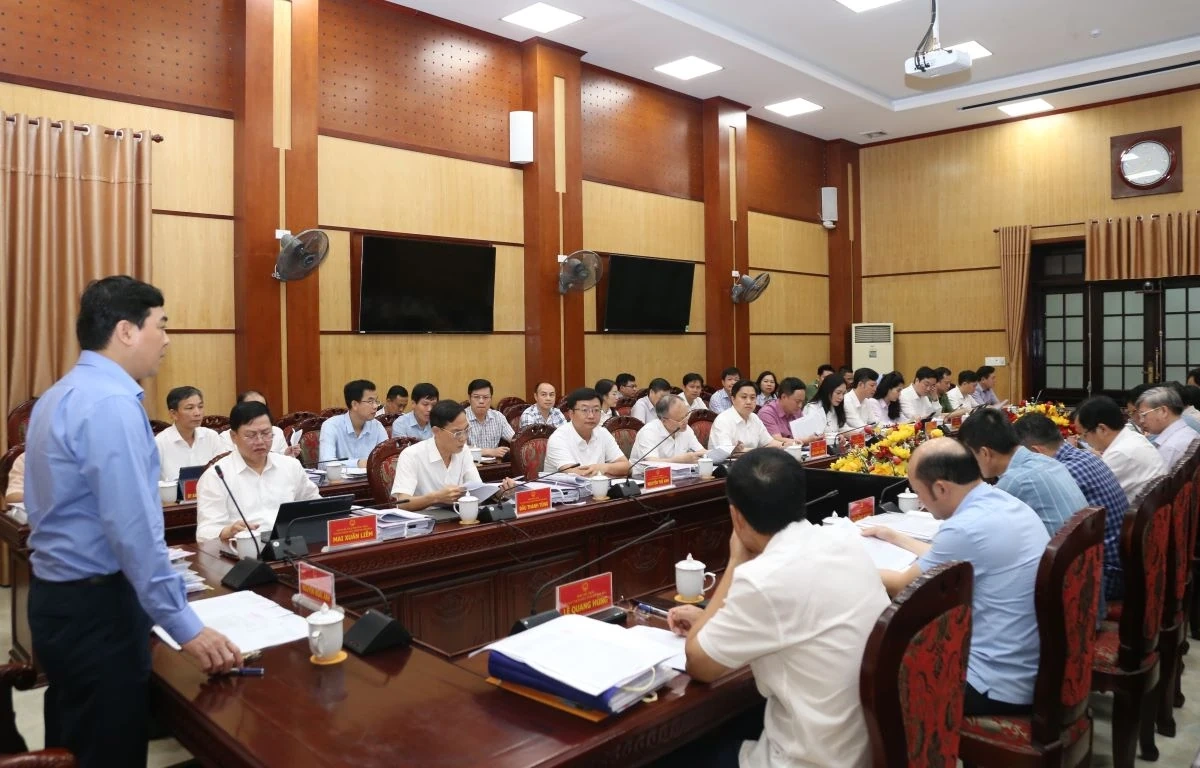 Thảo luận, đánh giá tình hình kinh tế - xã hội, quốc phòng - an ninh tháng 4, nhiệm vụ trọng tâm tháng 5/2026