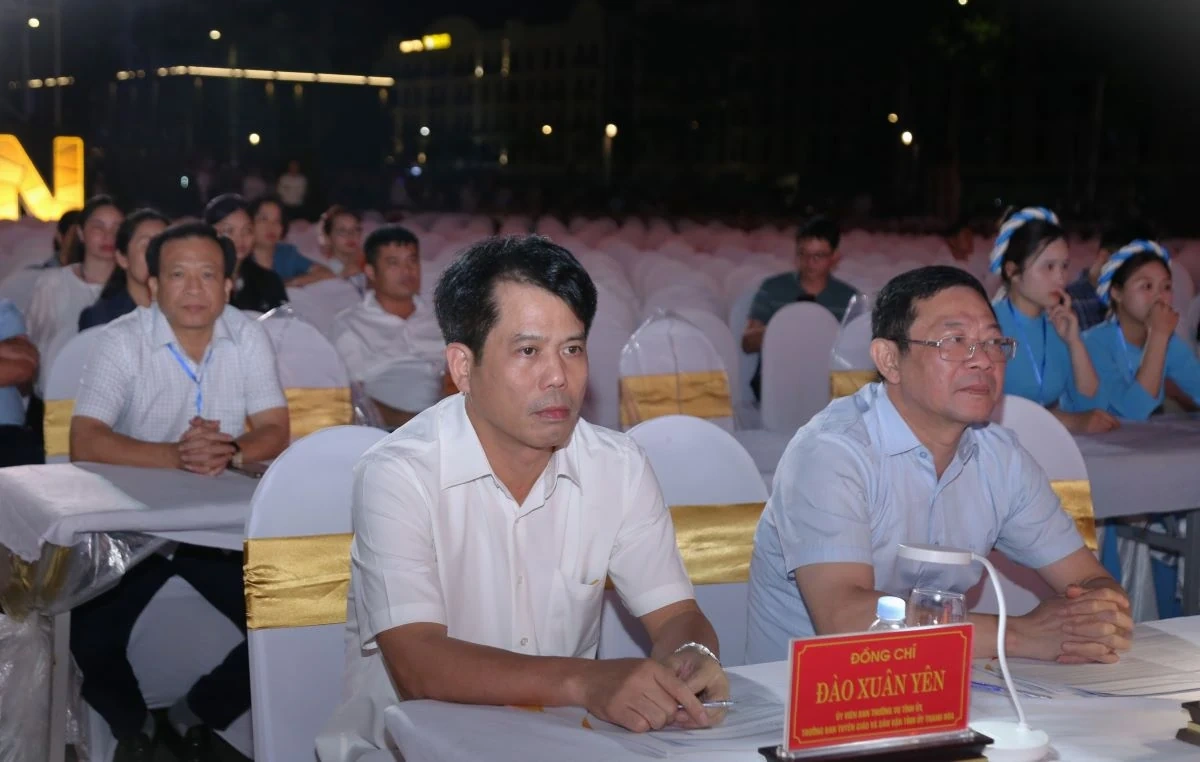 Tổng duyệt chương trình nghệ thuật “Sầm Sơn - Khát vọng rực rỡ”