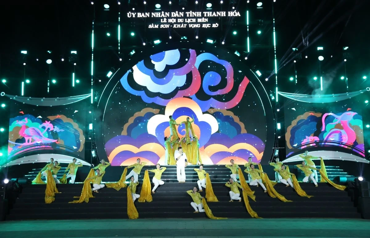 Tổng duyệt chương trình nghệ thuật “Sầm Sơn - Khát vọng rực rỡ”