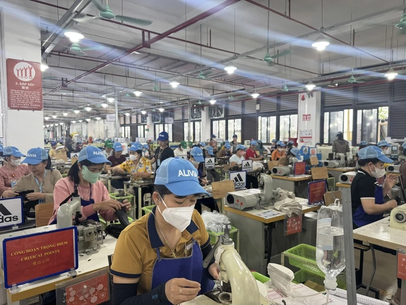 Sản xuất công nghiệp điểm sáng trong bối cảnh khó khăn