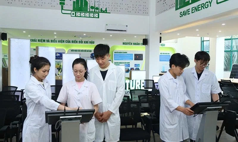 Khơi dậy tinh thần chủ động, trách nhiệm vì tương lai xanh