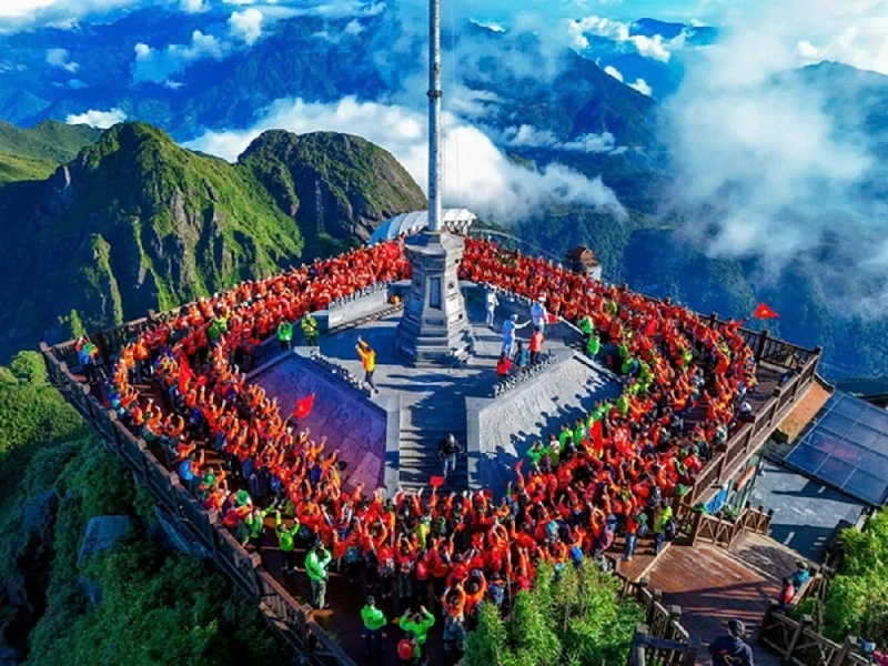 Khám phá “thị trấn đẹp nhất thế giới” dịp nghỉ lễ giỗ tổ và 30/4 - 1/5