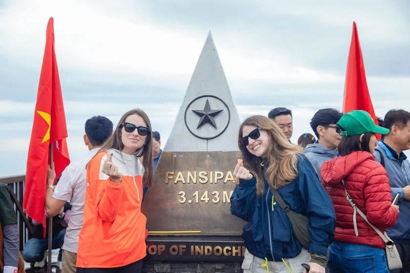 Khám phá “thị trấn đẹp nhất thế giới” dịp nghỉ lễ giỗ tổ và 30/4 - 1/5