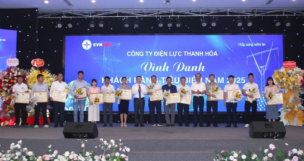 Hội nghị Cung ứng điện và Dịch vụ điện lực năm 2026: Chủ động bảo đảm điện cho phát triển, lấy khách hàng làm trung tâm