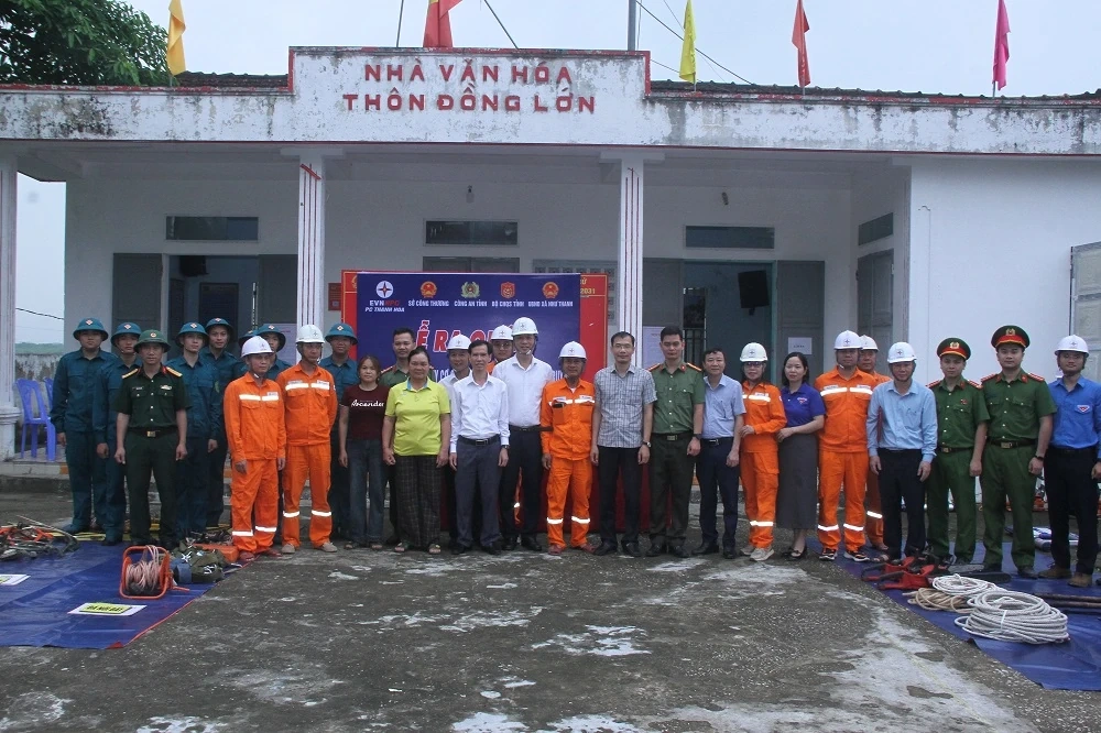Ra quân giải phóng hành lang an toàn lưới điện cao áp tại Như Thanh