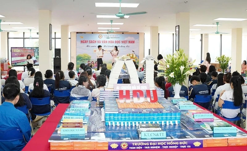 Trường Đại học Hồng Đức tổ chức Ngày Sách và Văn hóa đọc Việt Nam