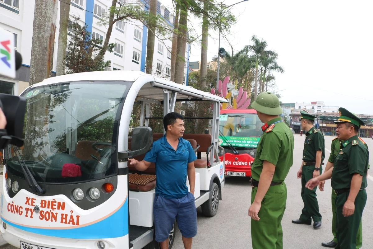 Quyết liệt lập lại trật tự hành lang giao thông, xây dựng môi trường du lịch văn minh tại biển Hải Tiến