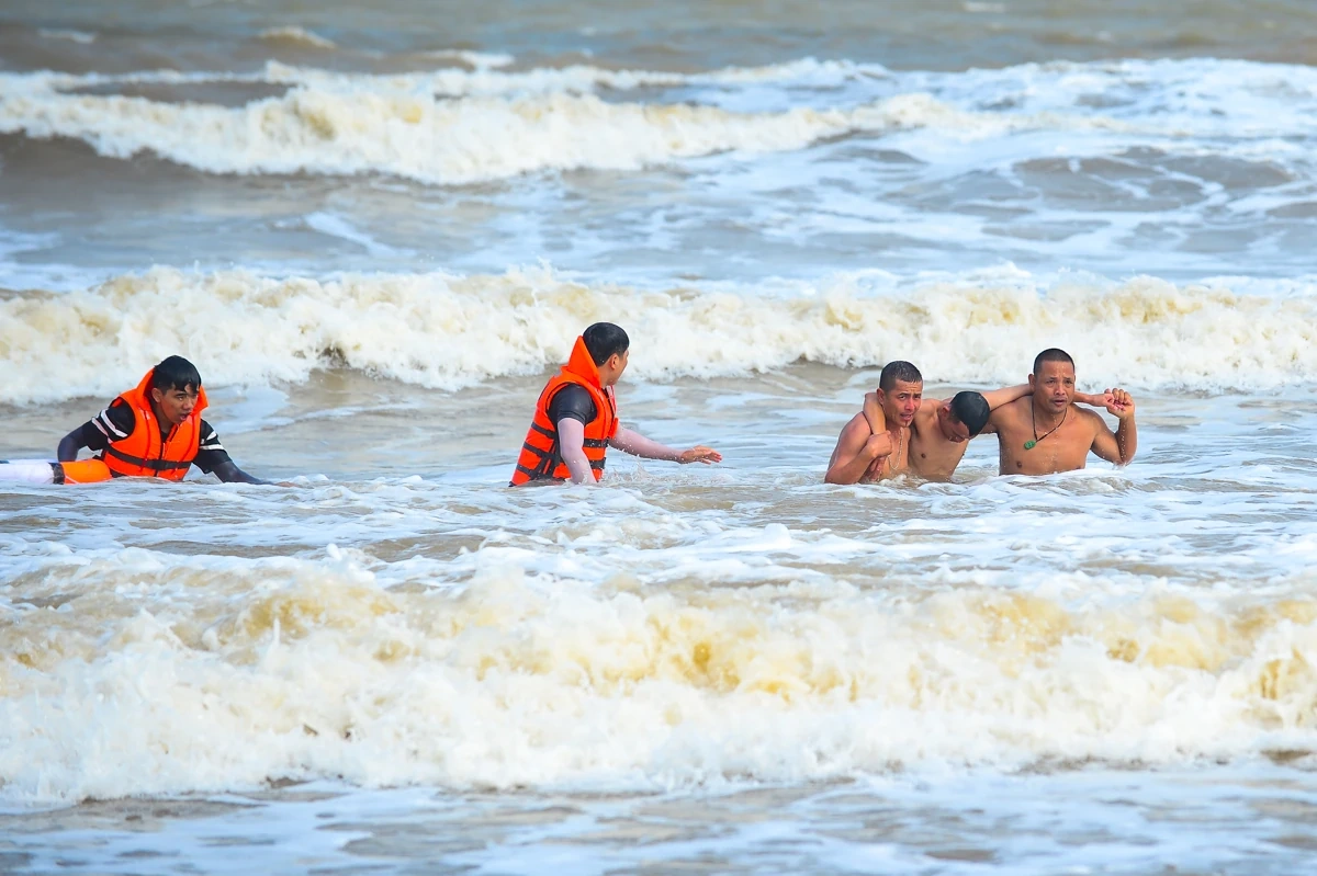 Mãn nhãn màn diễn tập cứu nạn trên biển: Phản ứng thần tốc, hiệp đồng chuẩn xác