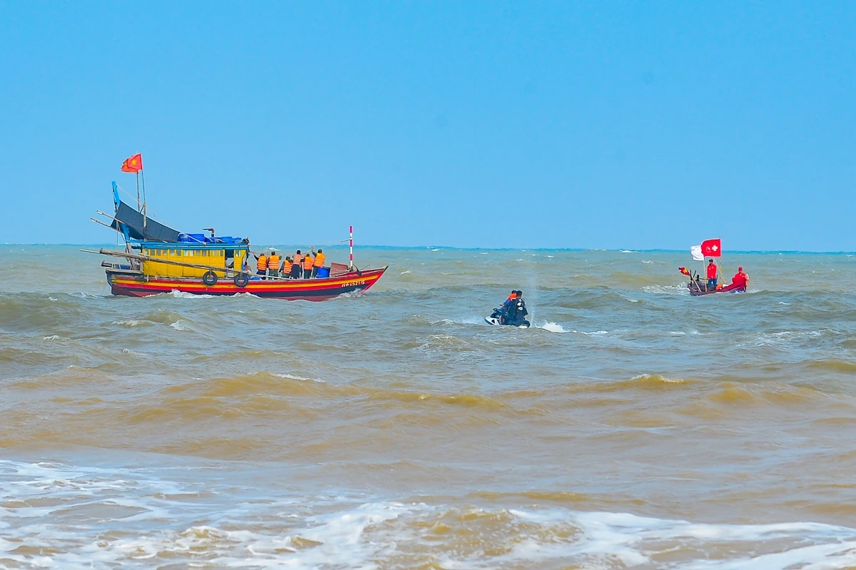 Mãn nhãn màn diễn tập cứu nạn trên biển: Phản ứng thần tốc, hiệp đồng chuẩn xác