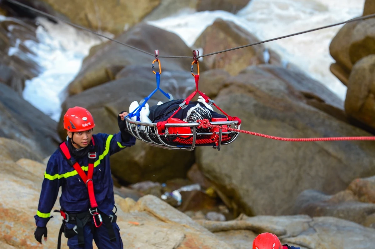 Mãn nhãn màn diễn tập cứu nạn trên biển: Phản ứng thần tốc, hiệp đồng chuẩn xác