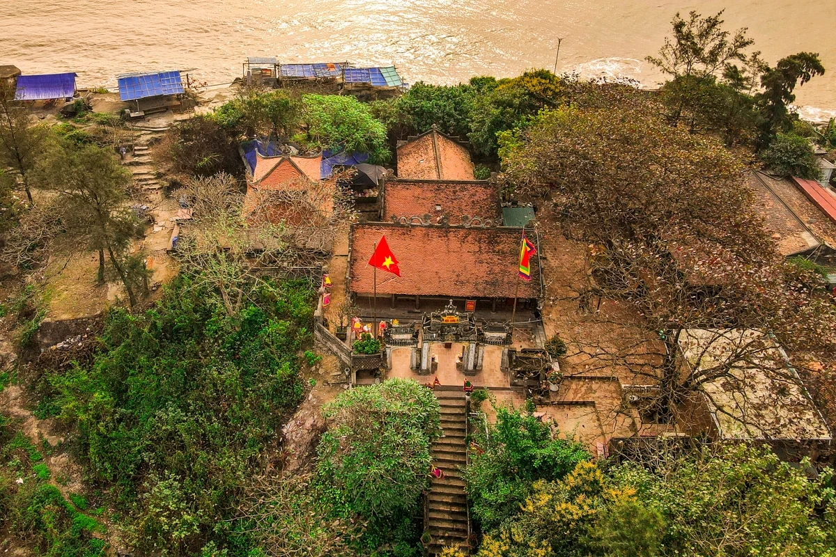 Theo dấu chân trên núi Trường Lệ - mở cánh cửa di sản Sầm Sơn