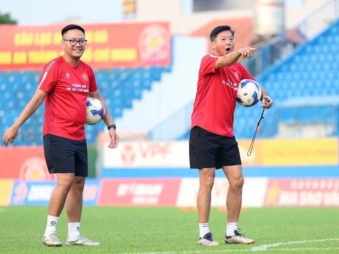 Đồng Nai rộng cửa thăng hạng V.League; Ngoại hạng Anh xác định đội đầu tiên xuống hạng