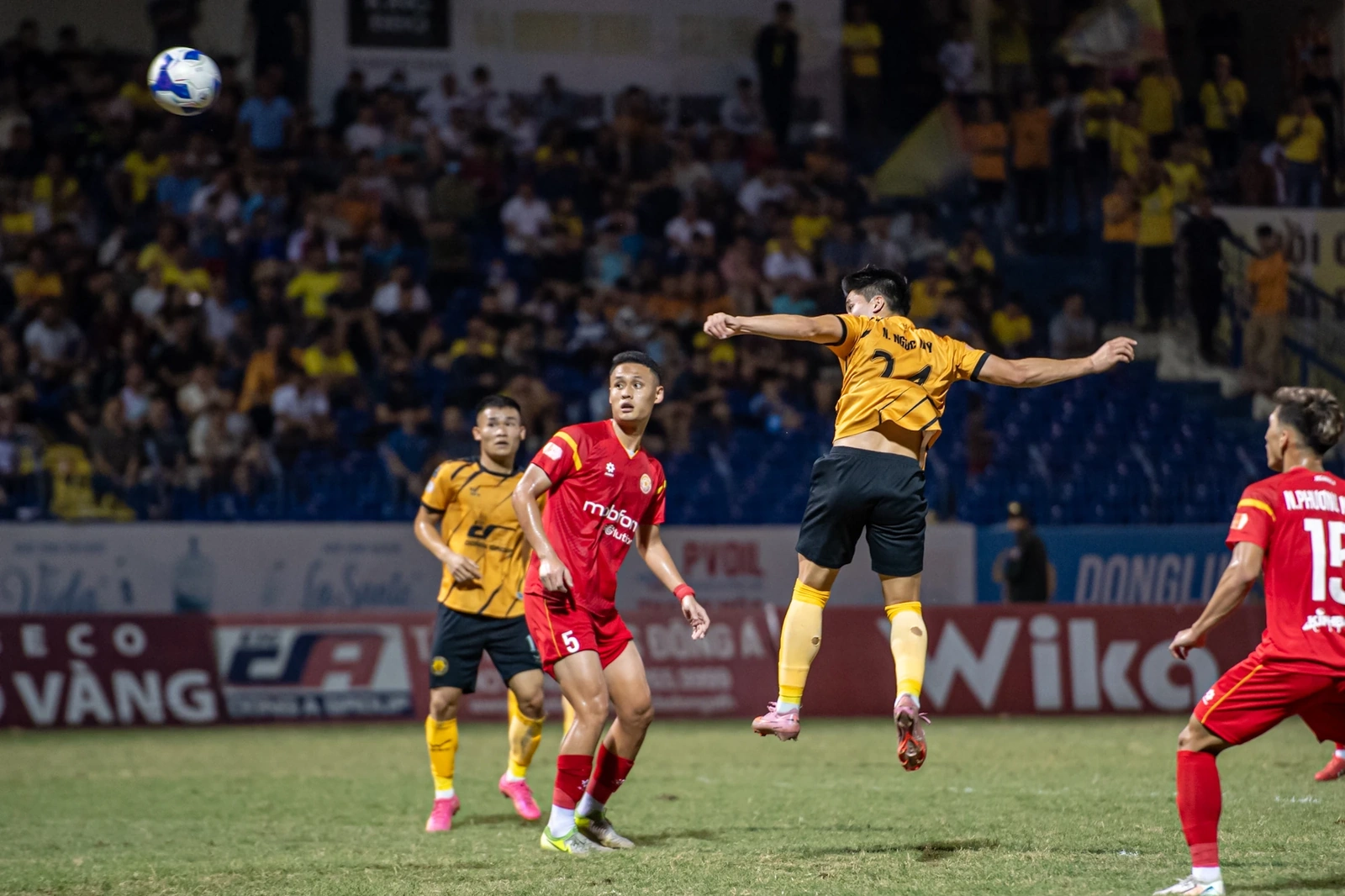 Ngọc Mỹ tỏa sáng, Đông Á Thanh Hóa thắng “chung kết ngược”