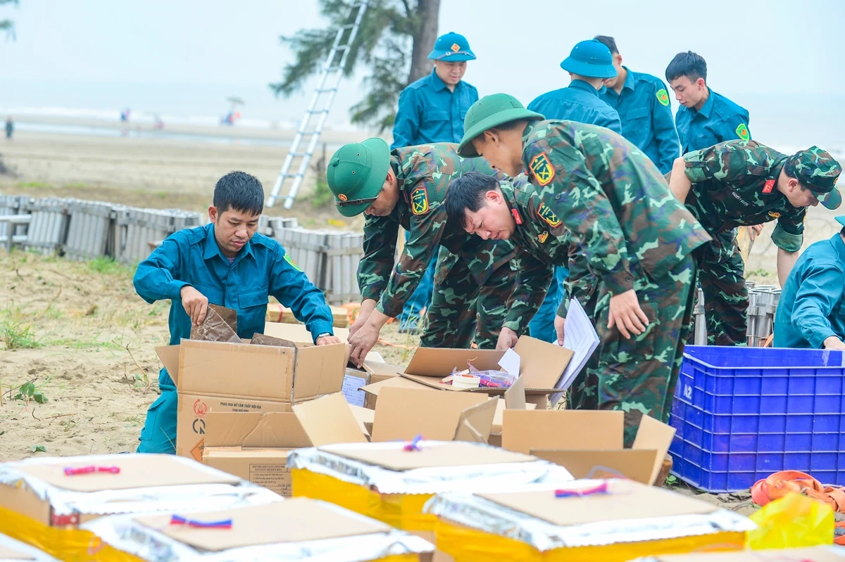 Cận cảnh trận địa pháo hoa chào mừng Lễ hội du lịch biển Sầm Sơn 2026