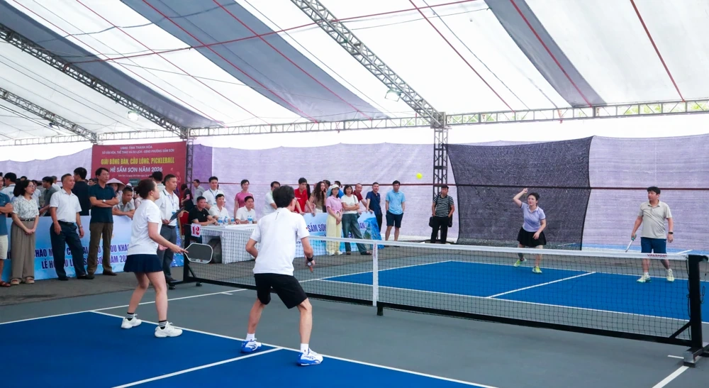 Giải bóng bàn, cầu lông, pickleball hè Sầm Sơn diễn ra sôi nổi, hấp dẫn