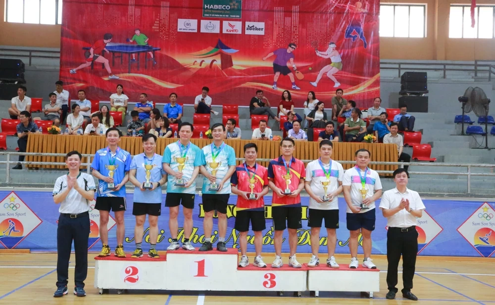 Giải bóng bàn, cầu lông, pickleball hè Sầm Sơn diễn ra sôi nổi, hấp dẫn