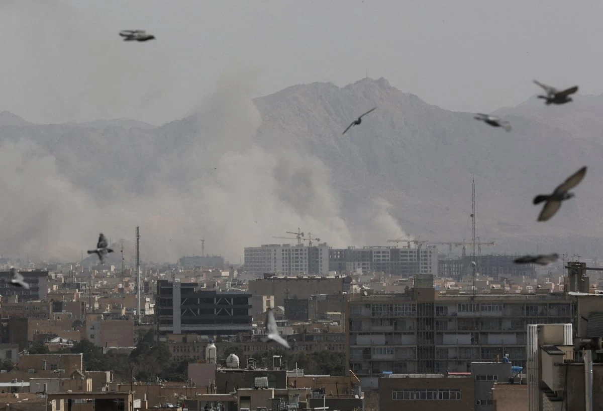 Iran nối lại các chuyến bay thương mại từ Tehran sau hai tháng xung đột