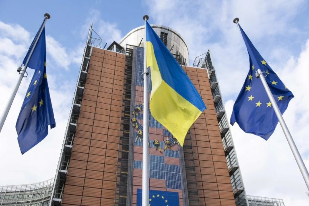 Dòng chảy Druzhba được nối lại, EU thông qua gói vay 90 tỷ euro cho Ukraine