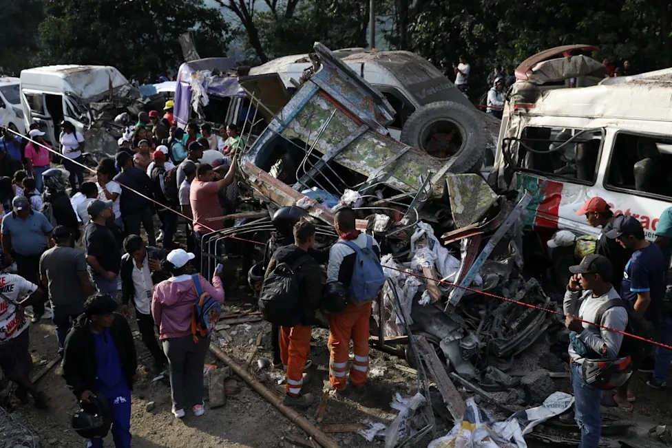 Đánh bom trên đường cao tốc ở Colombia, 14 người thiệt mạng