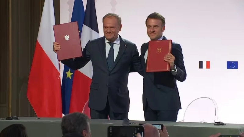 Pháp và Ba Lan tập trận hạt nhân, tấn công các mục tiêu gần St. Petersburg