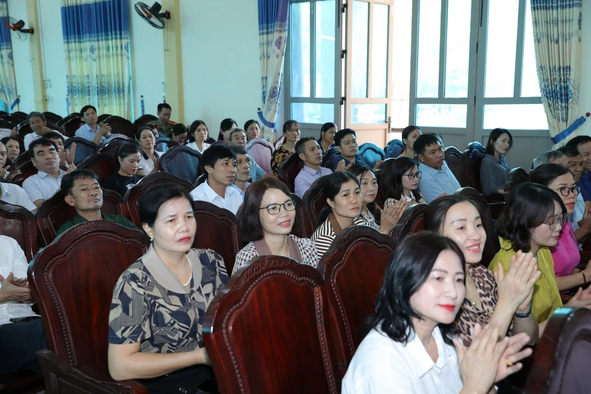 Bí thư Tỉnh ủy, Trưởng Đoàn ĐBQH tỉnh Lê Đức Thái tiếp xúc cử tri xã Biện Thượng: Cam kết luôn gần dân, sát dân, lắng nghe nguyện vọng của cử tri