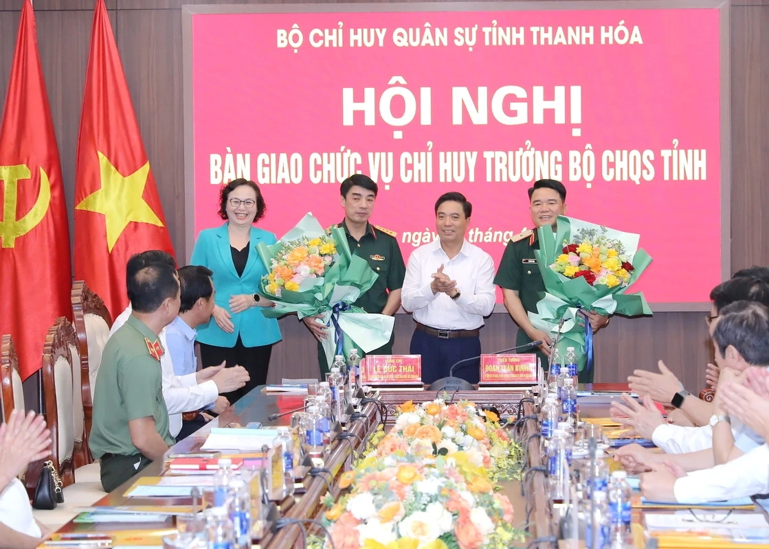 Hội nghị bàn giao chức vụ Chỉ huy trưởng Bộ Chỉ huy Quân sự tỉnh