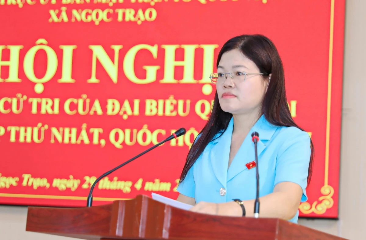 Bí thư Tỉnh ủy, Trưởng Đoàn ĐBQH tỉnh Lê Đức Thái tiếp xúc cử tri xã Ngọc Trạo: Chuyển mạnh từ tư duy thụ hưởng sang chủ động kiến tạo phát triển