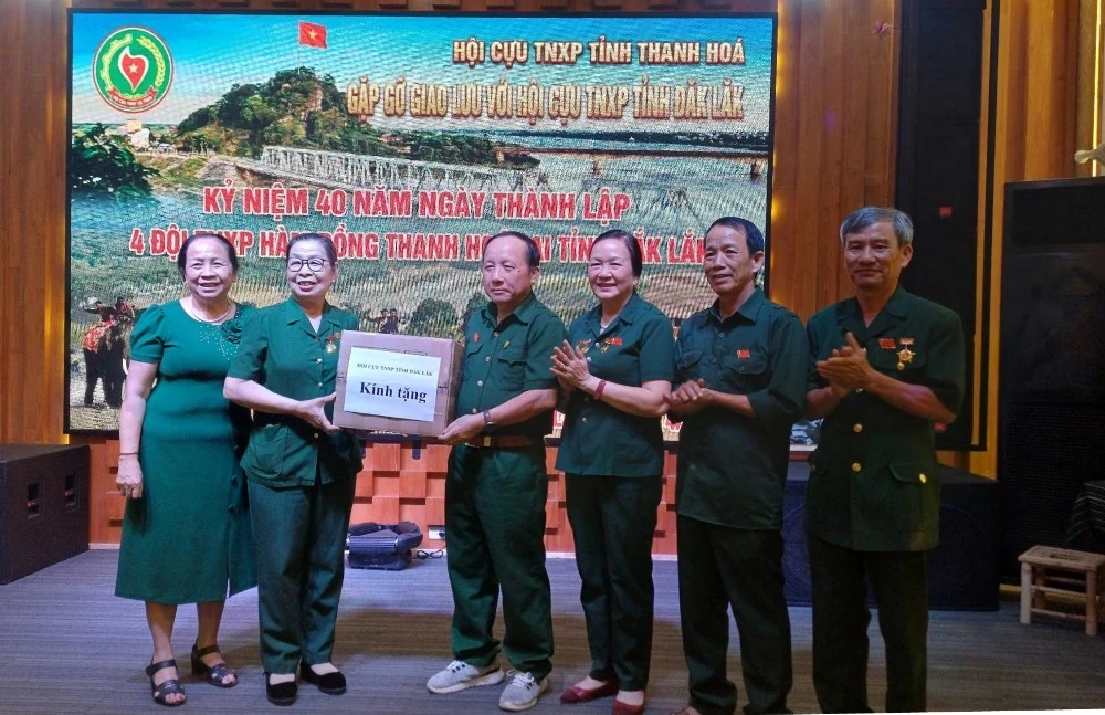 Nhiều hoạt động kỷ niệm 51 năm Ngày giải phóng miền Nam thống nhất đất nước