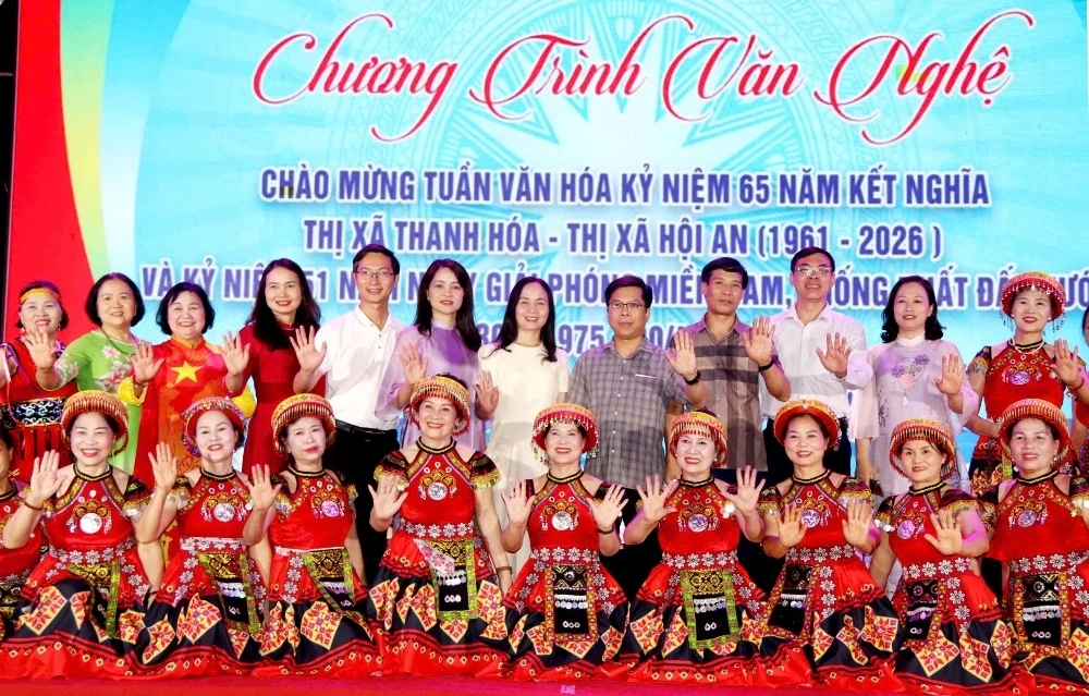 Phụ nữ phường Hạc Thành giao lưu văn nghệ kỷ niệm các ngày lễ lớn