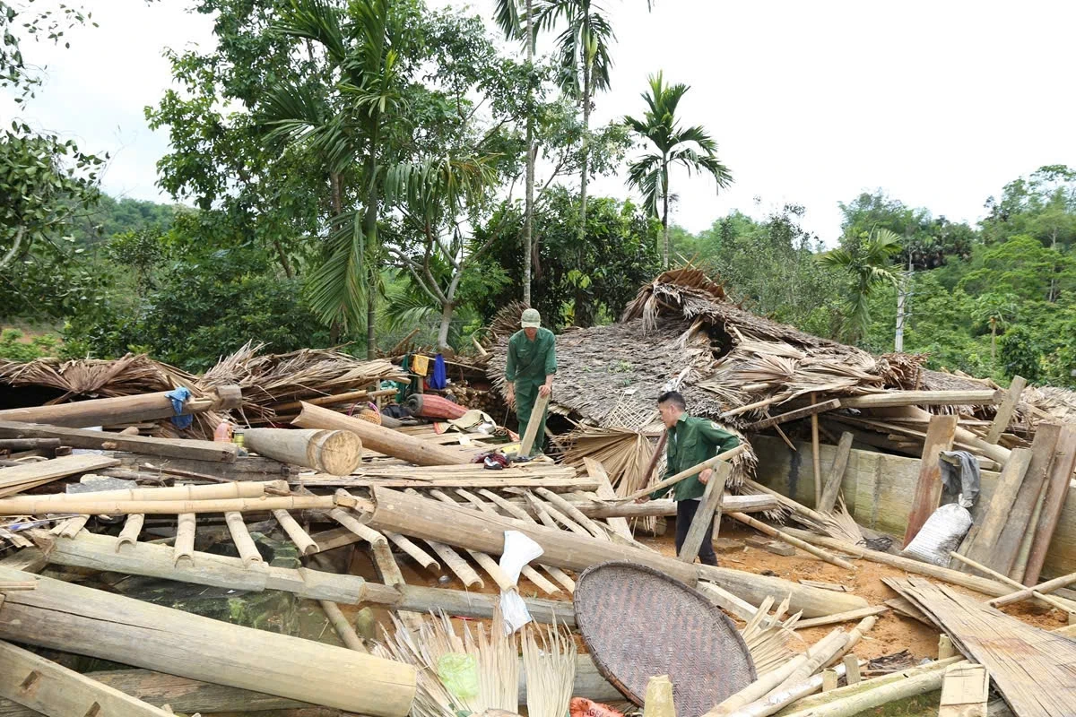 Huy động tối đa lực lượng và phương tiện, kịp thời hỗ trợ các hộ dân gặp thiên tai