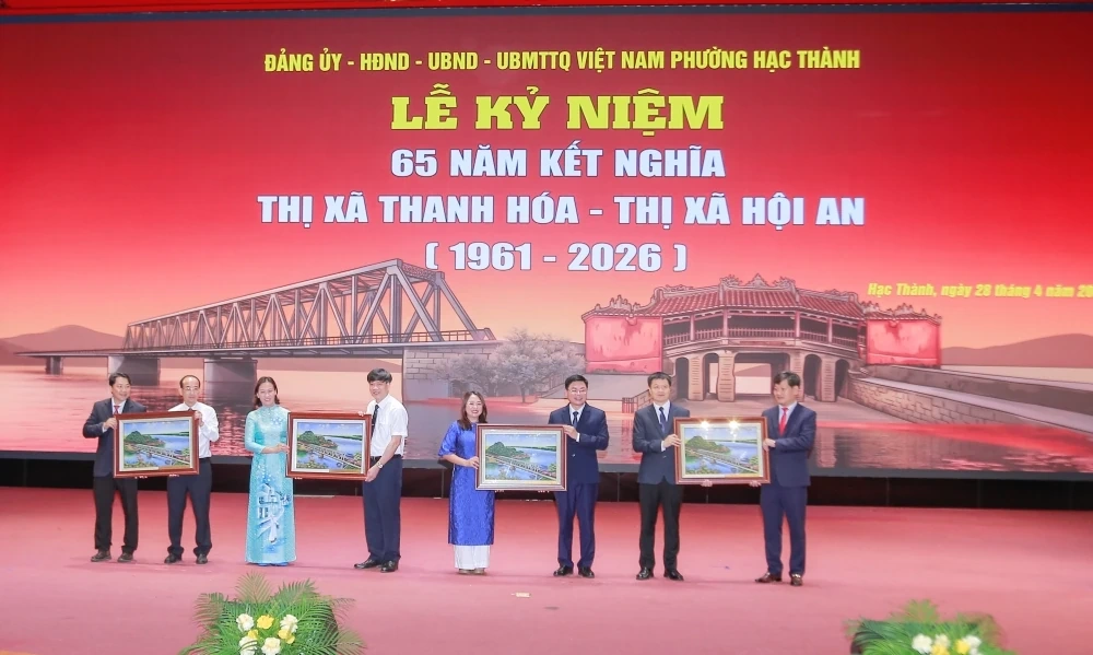 Kỷ niệm 65 năm kết nghĩa thị xã Thanh Hóa - thị xã Hội An
