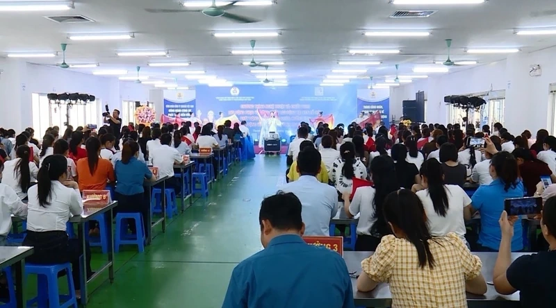 Nâng cao kiến thức pháp luật, khả năng tự bảo vệ quyền lợi của người lao động