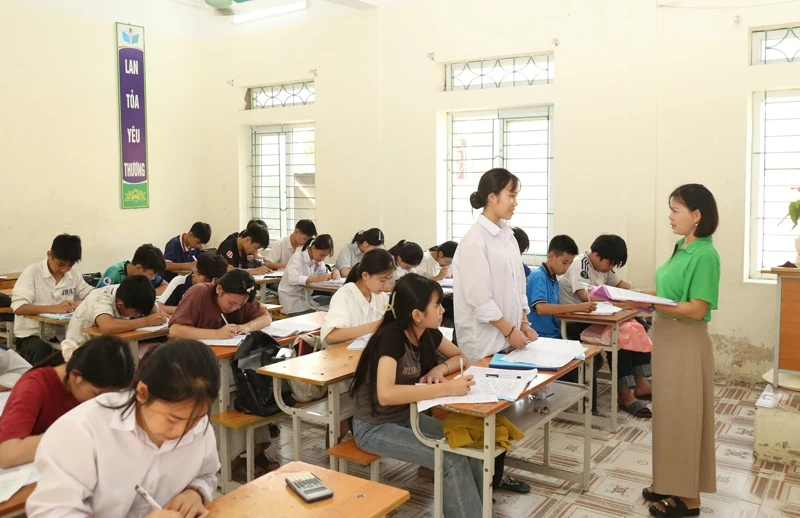 Dạy tăng giờ và câu chuyện thù lao