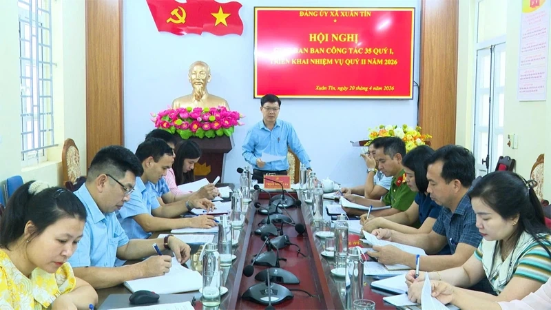 Bảo vệ nền tảng tư tưởng của đảng, đấu tranh phản bác các quan điểm sai trái, thù địch