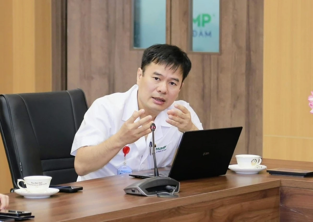 Thói quen cúi đầu kéo dài và những hệ lụy