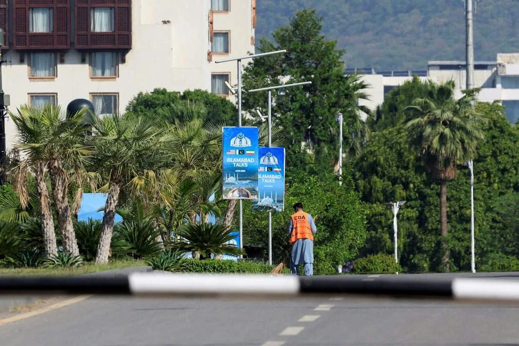 Trong thế bế tắc, tìm tới người bạn lâu năm