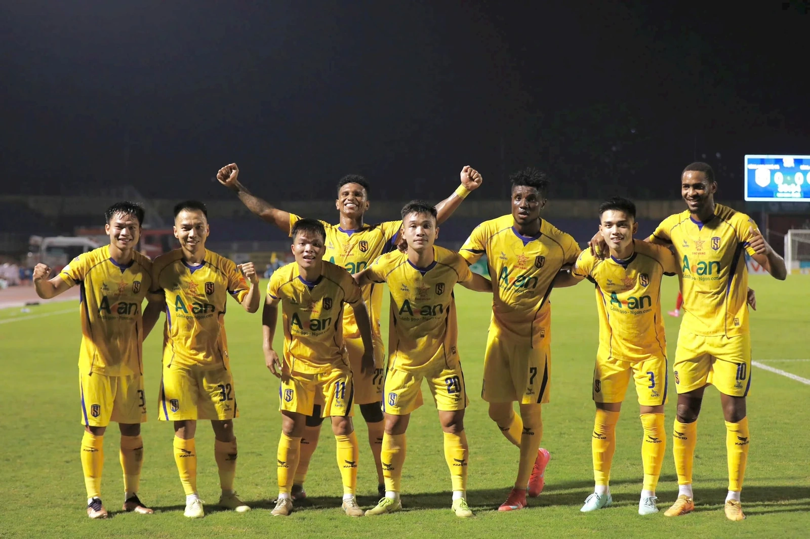 UBND tỉnh Nghệ An cam kết giúp SLNA đủ điều kiện dự V.League 2026/2027; PSG thắng nghẹt thở Bayern Munich