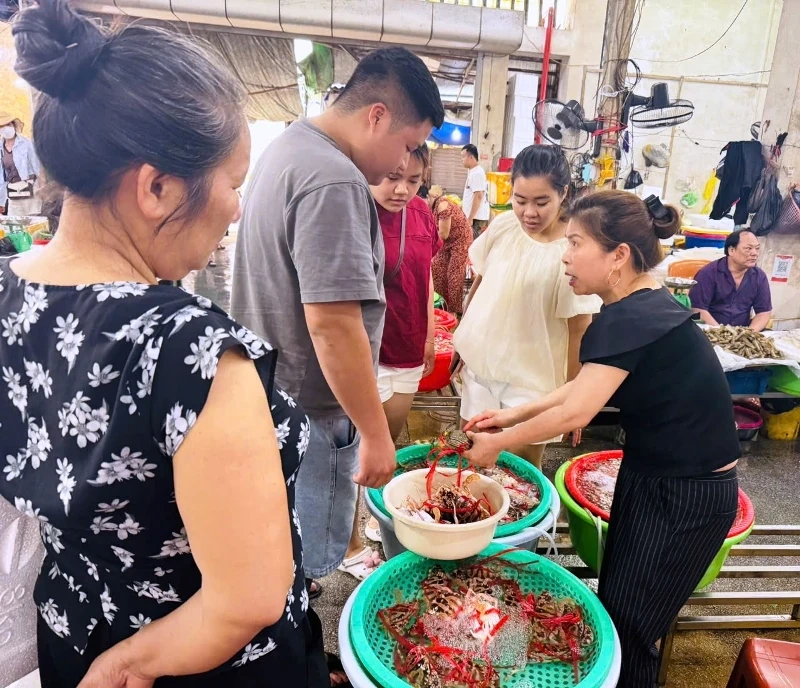 Hải sản “đắt hàng” dịp nghỉ lễ