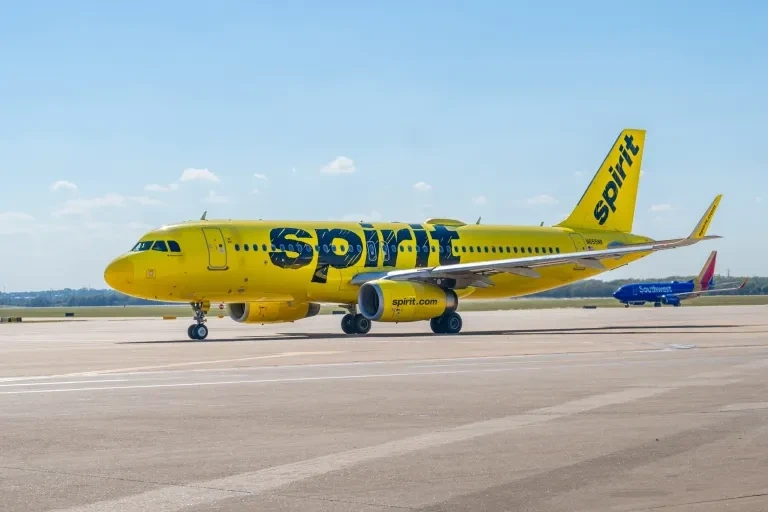 Hãng hàng không Spirit Airlines ngừng hoạt động do khủng hoảng nhiên liệu